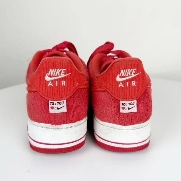 Nike Air Force 1 Low Top in Valentine's Day Fleece Red & White Sneaker - Picture 5 of 11